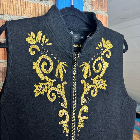 Icelandic Design Wool Embroidered Vest - Picture 2 of 6